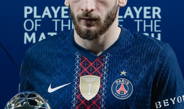 开云官网-超强个人能力打进1球！官方：K77当选2-0战胜利物浦全场最佳球员