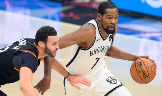 kaiyun-阶段性MVP投票：杜兰特碾压领跑 詹约分列二三位